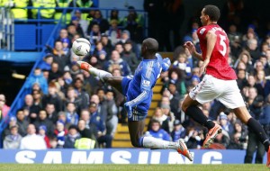 Demba Ba marcó el gol con el que Chelsea accedió a semifinales de Champions