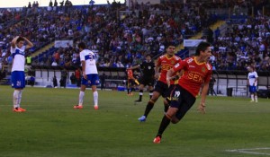 Canales celebra su gol. El delantero está acostumbrado a marcarle a la UC. 