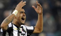 Vidal no tuvo un buen partido y recibió tarjeta amarilla que lo deja fuera de la revancha.