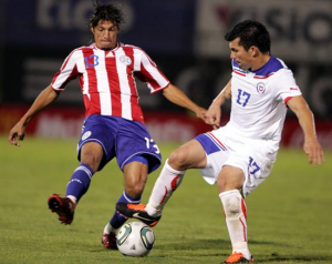Chile enfrenta a un debilitado Paraguay con la misión de sumar puntos que nos acerque al Mundial.