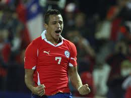 Sánchez grita con todo su reencuentro con el gol en La Roja. Chile se acerca al Mundial.