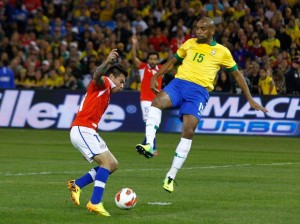 Vargas le volvió a anotar a Brasil. Lo malo es que Robinho también le volvió a marcar a Chile.