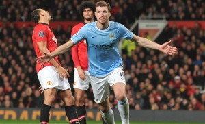 Edin Dzeko fue la gran figura en el triunfo del City ante el United en el clásico de Manchester.