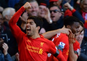 Luis Suárez protagonista del duelo entre West Ham y Liverpool