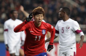 Lee Keunho llegó desde la banca para aventaja en el marcador a Corea del Sur frente a Rusia.