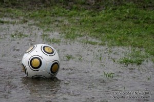 futbol lluvia