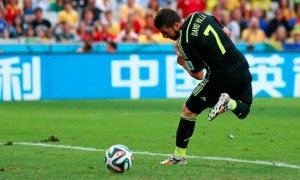 David Villa finalizó su leyenda con la selección de España con un golazo de taco.