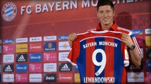 Bayern Munich fichó a otro jugador de Borussia Dortmund, el polaco, Robert Lewandoski.