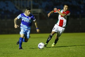 Kevin Harbottle marcó el gol que le dio el triunfo a Arica en el último minuto.