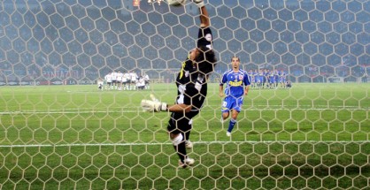 Con esta tapada, Claudio Bravo logró superar el récord de Pedro María Artola.