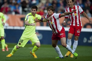 Messi no pudo solo ante el Almería.