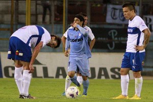 La UC no levanta la hora y perdió sobre la hora en el debut del Pato Hormazábal