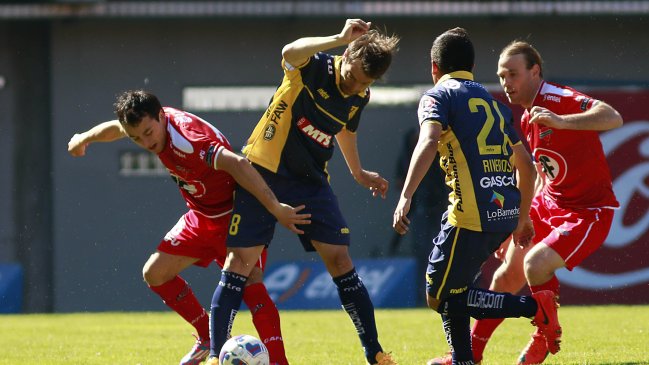 Ñublense derrotó por 3-1 a Barnechea.