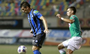 Mancilla anotó el empate para Huachipato y complicó a Audax con el descenso. Foto: latercera.cl