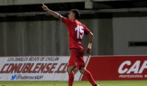 Juan Gonzalo Lorca fue la figura del encuentro anotando los dos goles de  su equipo. Foto: ferplei.com
