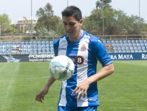 Enzo Roco dio un salto grande en su carrera. El central se convirtió en refuerzo del Espanyol.