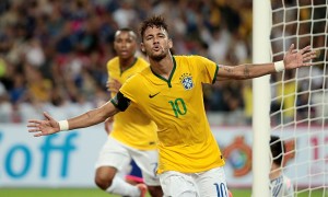 Neymar lleva 84 partidos y ha marcado en 60 oportunidades.