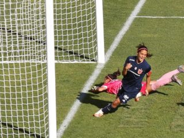 u_de_chile_femenino_daniela zamora