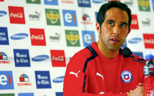 Claudio Bravo at press conference