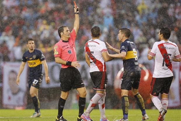 RIVER BOCA GAGO EXPULSION TARJETA ROJA