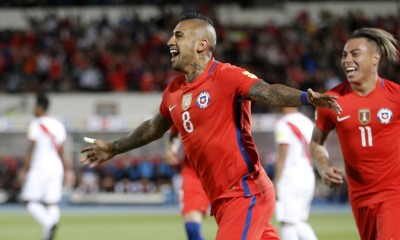 Arturo Vidal celebra el gol ante Perú