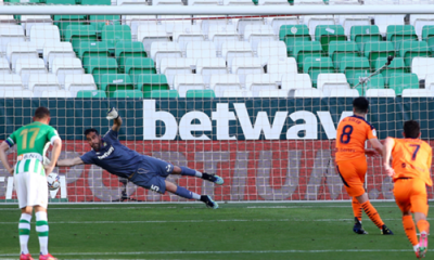 real betis vs valencia gol penal bravo