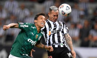 atletico mineiro v palmeiras eduardo vargas