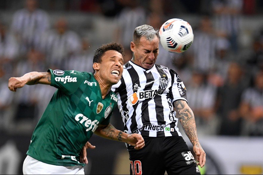 atletico mineiro v palmeiras eduardo vargas