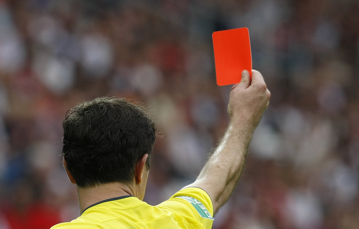 tarjeta roja arbitro