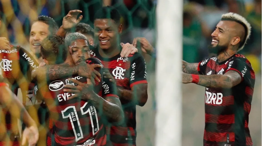 arturo vidal flamengo gol marinho