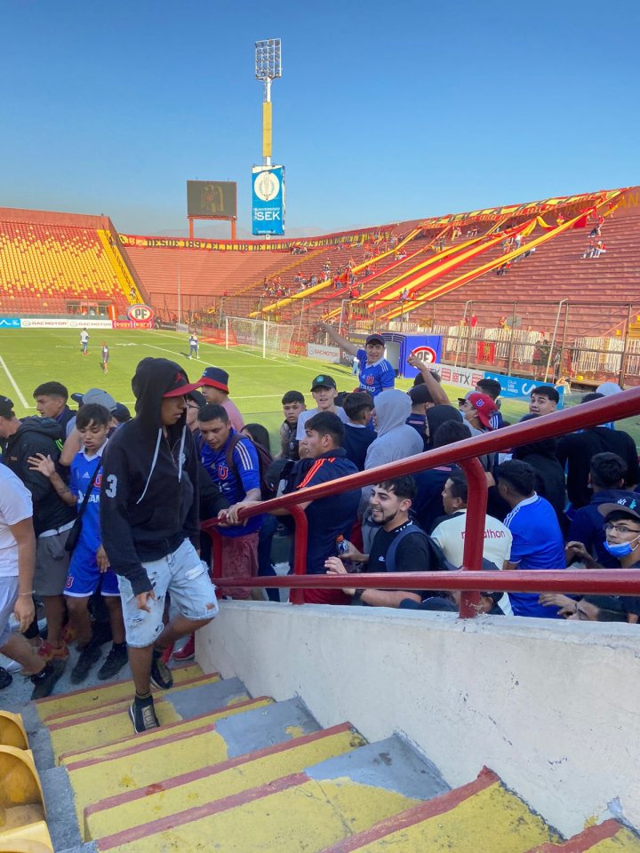 hinchas universidad de chile santa laura