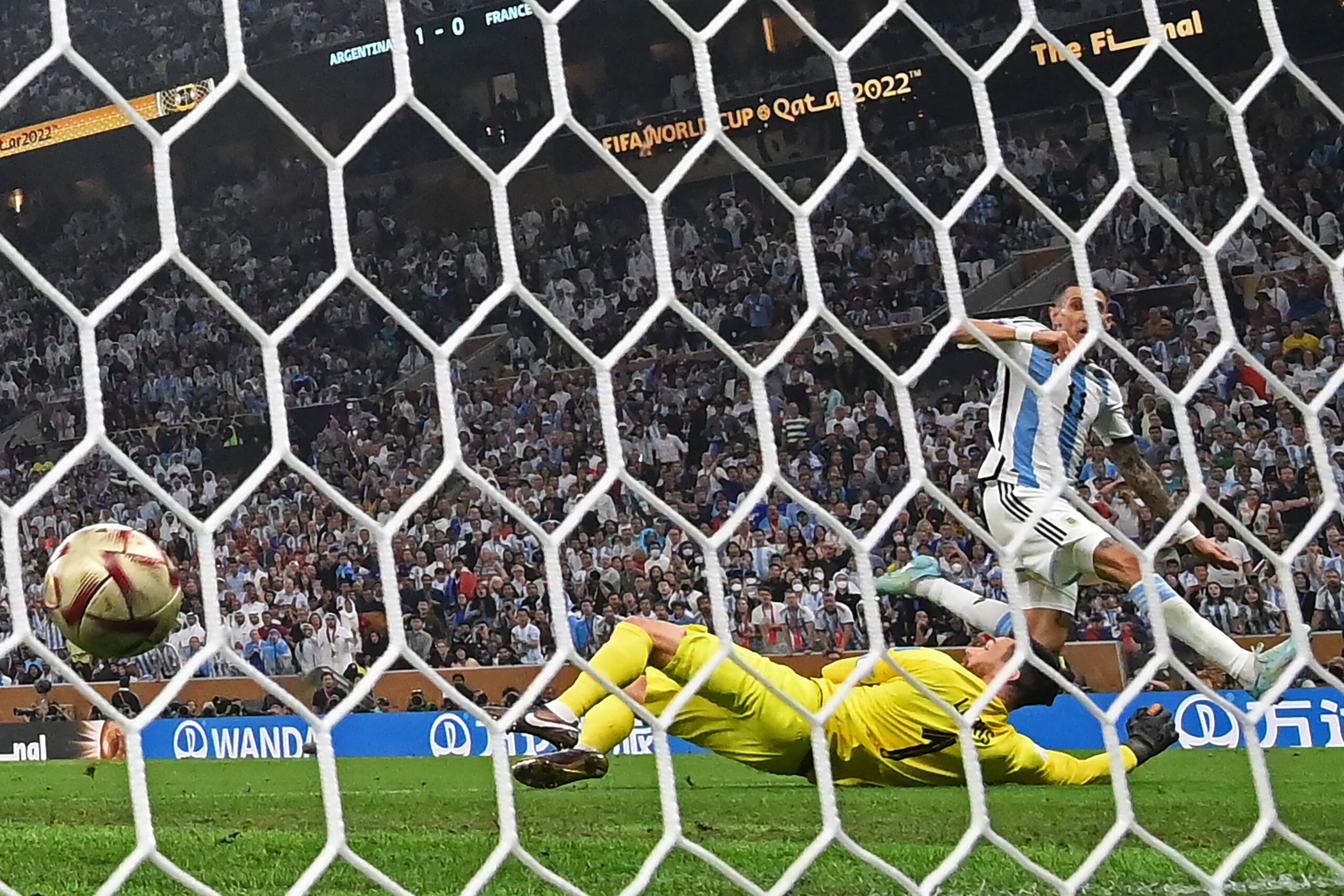 Di María anota el segundo gol para la Argentina 