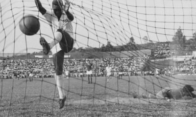 Uno de los cuatro goles que marcó Pelé con el Santos el 26 de febrero de 1958 al América-RJ