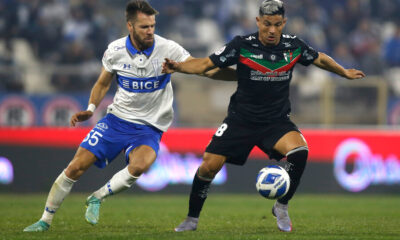 Universidad Católica goleó a Palestino y es puntero en Chile.