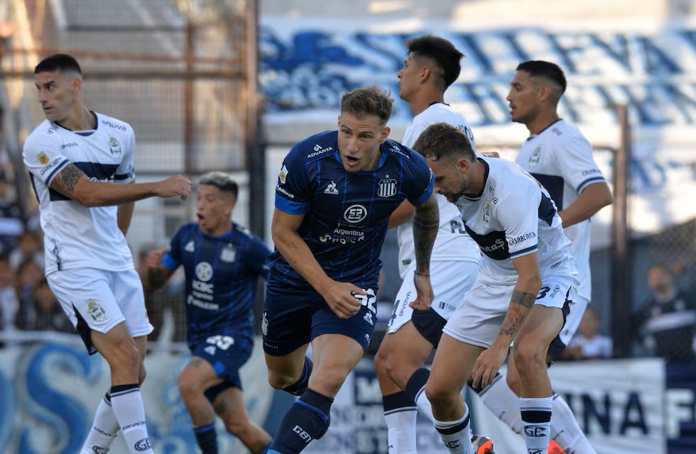 Bruno Barticciotto se lesionó por séptima vez en la temporada: delantero jugó 23 minutos ante Racing 3 BARTICCIOTTO gol talleres