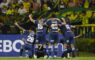 Racing humilla a Bucaramanga y lidera el grupo de Colo Colo