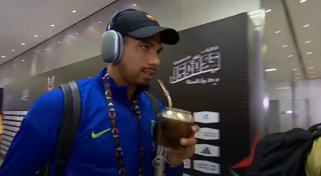 barcelona llegando al estadio a la vcancha