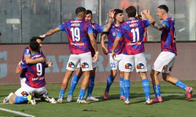 Universidad Católica goleó a Colo Colo en el Monumental.