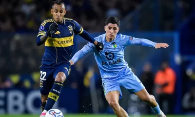 Francisco González celebrando eufóricamente su golazo en el partido de Copa Sudamericana entre O'Higgins y Boca Juniors.